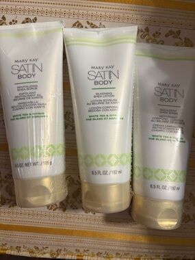 Mary Kay Satin Body Lotion Trio in White with Light Green Accents